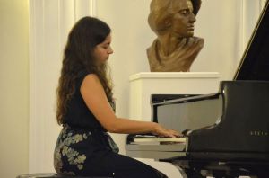 Michalina Rzeszutek during the concert in the Chopin House in Duszniki Zdroj 21.08.2016. Ph. Tomasz Orlow.